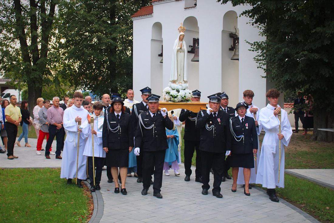 MISJE ŚWIĘTE – ODNOWIENIE ŚLUBÓW MAŁŻEŃSKICH ORAZ NABOŻEŃSTWO FATIMSKIE MISJE ŚWIĘTE – ODNOWIENIE ŚLUBÓW MAŁŻEŃSKICH ORAZ NABOŻEŃSTWO FATIMSKIE